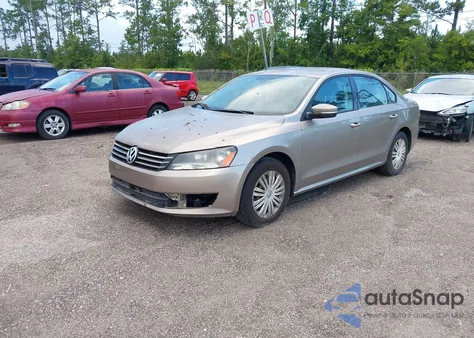 2015 Volkswagen Passat 1.8T S из США, поврежденный, VIN 1VWAS7A35FC054110